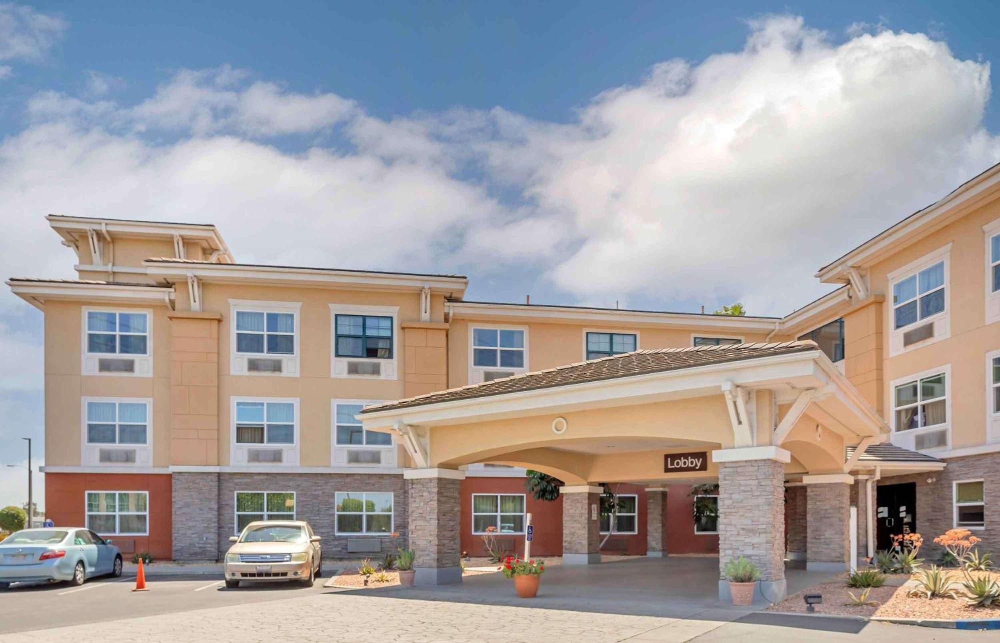 Extended America - Angeles - Valley Hotel